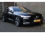 Volvo V60 2.0 B3 R-Design Automaat, Navigatie, Applecarpl./Andr. Auto, Climate/Cruise Control, Elektr. Stoelen, Dodehoek detectie, Luxe lederen bekleding, Elektr. Achterklep