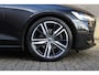 Volvo V60 2.0 B3 R-Design Automaat, Navigatie, Applecarpl./Andr. Auto, Climate/Cruise Control, Elektr. Stoelen, Dodehoek detectie, Luxe lederen bekleding, Elektr. Achterklep