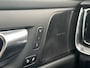 Volvo S60 2.0 B4 R-Design / Trekhaak / Elek. verstelbare bestuurdersstoel / Stoel+stuur verwarming / Harman Kardon / Camera Achter / Carplay / BLIS /