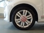 Volkswagen Up! 1.0 BMT up! beats, 5drs Full options!! Airco, Cruise controle, Panodak/Schuifdak, Deels lederen bekleding, Elek ramen, Achteruitrijcamera, Pdc achter, Lm velgen 15'', Nederlandse auto!! Bovag afleverpakket 695,-