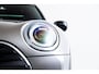 MINI Clubman Mini Cooper Pepper Panoramadak - Comfort Access - Elektrisch inklapbare buitenspiegels - PDC Voor/Achter - MINI navigatiesysteem - Middenarmsteun voor - Binnenlichtpakket -