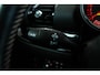MINI Clubman Mini Cooper Pepper Panoramadak - Comfort Access - Elektrisch inklapbare buitenspiegels - PDC Voor/Achter - MINI navigatiesysteem - Middenarmsteun voor - Binnenlichtpakket -