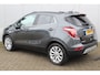 Opel Mokka X 1.4-140pk Turbo Black Edition. Werkelijk hele mooie en goed onderhouden hoogzitter ! Autm. airco, LM wielen, metallic lak, LED verlichting, navigatie, telefoonvoorb., privacy glass, stoel- en stuurwiel verw., trekhaak+afneembare kogel etc.
