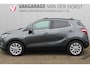 Opel Mokka X 1.4-140pk Turbo Black Edition. Werkelijk hele mooie en goed onderhouden hoogzitter ! Autm. airco, LM wielen, metallic lak, LED verlichting, navigatie, telefoonvoorb., privacy glass, stoel- en stuurwiel verw., trekhaak+afneembare kogel etc.