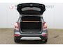 Opel Mokka X 1.4-140pk Turbo Black Edition. Werkelijk hele mooie en goed onderhouden hoogzitter ! Autm. airco, LM wielen, metallic lak, LED verlichting, navigatie, telefoonvoorb., privacy glass, stoel- en stuurwiel verw., trekhaak+afneembare kogel etc.