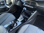Peugeot 2008 1.2 PureTech Allure Pack | Clima/Cruise/Apple CarPlay-Android Auto/17"/Bluetooth/PDC Achter/Privacy-Glass