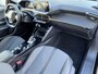 Peugeot 2008 1.2 PureTech Allure Pack | Clima/Cruise/Apple CarPlay-Android Auto/17"/Bluetooth/PDC Achter/Privacy-Glass