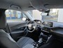 Peugeot 2008 1.2 PureTech Allure Pack | Clima/Cruise/Apple CarPlay-Android Auto/17"/Bluetooth/PDC Achter/Privacy-Glass