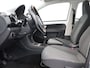 Volkswagen Up! 1.0 move up! BlueMotion Airco, Boordcomputer, Elektronisch Stabiliteits Programma, Hill hold, Start/stop systeem, Anti doorSlip Regeling De Volkswagen up! 1.0 move up! BlueMotion (2016) is het perfecte voorbeeld van hoe compact en compleet prima samen kunnen gaan. Deze slimme stadsauto is wendbaar, licht en verrassend volwasse