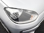 Volkswagen Up! 1.0 move up! BlueMotion Airco, Boordcomputer, Elektronisch Stabiliteits Programma, Hill hold, Start/stop systeem, Anti doorSlip Regeling De Volkswagen up! 1.0 move up! BlueMotion (2016) is het perfecte voorbeeld van hoe compact en compleet prima samen kunnen gaan. Deze slimme stadsauto is wendbaar, licht en verrassend volwasse