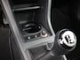 Volkswagen Up! 1.0 move up! BlueMotion Airco, Boordcomputer, Elektronisch Stabiliteits Programma, Hill hold, Start/stop systeem, Anti doorSlip Regeling De Volkswagen up! 1.0 move up! BlueMotion (2016) is het perfecte voorbeeld van hoe compact en compleet prima samen kunnen gaan. Deze slimme stadsauto is wendbaar, licht en verrassend volwasse