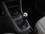 Volkswagen Up! 1.0 move up! BlueMotion Airco, Boordcomputer, Elektronisch Stabiliteits Programma, Hill hold, Start/stop systeem, Anti doorSlip Regeling De Volkswagen up! 1.0 move up! BlueMotion (2016) is het perfecte voorbeeld van hoe compact en compleet prima samen kunnen gaan. Deze slimme stadsauto is wendbaar, licht en verrassend volwasse