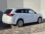 Mitsubishi Outlander 2.4 PHEV Plug-in Instyle Automaat / Afn. Trekhaak / Garantie tot 9-2029 <160.000km / Adap Cruise / Dealer onderhouden / Panorama dak / 1500kg Trekgewicht / Rondomzicht Camera / Apple Carplay Android Auto / Allseason banden / Stuur & Stoelverwarming /