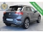 Volkswagen T-Roc 1.5 TSI R-Line PANO MATRIX DODE HOEK