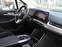 BMW 2-Serie Active Tourer 225e xDrive Luxury-Line Widescreen Display DAB-tuner Verduisterde ruiten PDC Achteruitrijcamera 17''LM Velgen