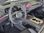 Mazda 6e Takumi 68.8 kWh Navigatie, Climate/Cruise Control, Elektr. Achterklep, HUD, Dodehoek detectie, Draadloos telefoonlader, Luxe lederen bekleding, Stoel/Stuur verw.