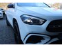 Mercedes-Benz GLA 250 e AMG LINE "NIEUW MODEL!" | PANORAMISCH SCHUIF/KANTEL DAK | SFEER VERLICHTING | ELEKTRISCH BEDIENBARE VOORSTOELEN MET GEHEUGENFUNCTIE EN "ZITKINEMATICA" | DRAADLOZE APPLE CARPLAY/ANDROID AUTO | NIGHT PAKKET: DAKRELING ZWART, ZIJRUITEN EN ACHTERRUITEN ZWART, LICHTMETALEN VELGEN 20" ZWART | HEAD UP DISPLAY | REALITY-NAVIGATIE | 360° CAMERA | MULTI BEAM LED KOPLAMPEN | DODEHOEK DETECTIE | ADAPTIVE CRUISE CONTROL | KEYLESS GO | ELEKTRISCH BEDIENBARE ACHTERKLEP | DRAADLOZE TELEFOONLADER | SURROUND BURMESTER AUDIO | WINTERPAKKET: STUUR/STOEL VERWARMING |