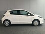 Toyota Yaris 1.5 Full Hybrid Aspiration Rijklaar + 12 maanden Bovag-garantie Henk Jongen Auto's in Helmond,  al 50 jaar service zoals 't hoort!