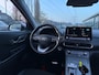 Hyundai Kona Electric EV Fashion 64 kWh 3-Fase | SoH 99% | Navi | Half Leer | Trekhaak