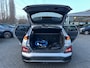 Hyundai Kona Electric EV Fashion 64 kWh 3-Fase | SoH 99% | Navi | Half Leer | Trekhaak