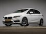 BMW 2-Serie Active Tourer 218i Sport (NAVI,CLIMATE,CRUISE,PDC,STOELVERWARMING,GETINT,LED,SPORTSTOELEN,LM VELGEN,NETTE STAAT)