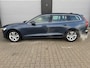 Volvo V60 2.0 B3 MILD-HYBRIDE / MOMENTUM BUSINESS / Apple carplay / Adaptieve Cruise controle / NAP / Nieuw APK &amp; onderhoudsbeurt.