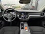 Volvo V60 2.0 B3 MILD-HYBRIDE / MOMENTUM BUSINESS / Apple carplay / Adaptieve Cruise controle / NAP / Nieuw APK &amp; onderhoudsbeurt.
