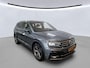 Volkswagen Tiguan Allspace 1.5 TSI Highline R-line Automaat | Trekhaak uitklapbaar | Adaptieve cruise control | Platinum Grey Metallic | LED koplampen | Achteruitrijcamera