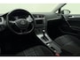 Volkswagen Golf Variant 1.2 TSI Connected Series Automaat | Navigatie | Trekhaak | Camera | Extra getint glas | Stoelverwarming | Lichtmetalen velgen | Dakrails
