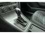 Volkswagen Golf Variant 1.2 TSI Connected Series Automaat | Navigatie | Trekhaak | Camera | Extra getint glas | Stoelverwarming | Lichtmetalen velgen | Dakrails