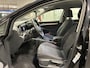 Volkswagen Golf 1.5 TSI 130pk Life · Apple/Android Car Play · ACC · Stuur- & Stoelverwarming · Trekhaak · Navigatie · Sfeerverlichting · 17"Velgen ·