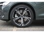 Volvo V60 T6 Plug-in hybrid AWD Ultra Bright | Panoramadak | Head-up display | Bowers & Wilkins audiosysteem | Verwarmbare voorstoelen, achterbank en stuurwiel | 360 graden camera | Extra getint glas | 19 inch lichtmetalen velgen