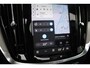 Volvo V60 T6 Plug-in hybrid AWD Ultra Bright | Panoramadak | Head-up display | Bowers & Wilkins audiosysteem | Verwarmbare voorstoelen, achterbank en stuurwiel | 360 graden camera | Extra getint glas | 19 inch lichtmetalen velgen