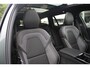Volvo V60 T6 Plug-in hybrid AWD Ultra Bright | Panoramadak | Head-up display | Bowers & Wilkins audiosysteem | Verwarmbare voorstoelen, achterbank en stuurwiel | 360 graden camera | Extra getint glas | 19 inch lichtmetalen velgen