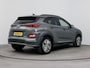 Hyundai Kona Electric EV PREMIUM 64 kWh | 3 FASEN | WARMTEPOMP | STOEL- & STUURVERWARMING | STOELVENTILATIE | CRUISE ADAPT. | DODEHOEKDETECTIE | CAMERA | LEDER | NAVI | CLIMA |