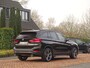 BMW X1 sDrive20i Sportif | All-Black | Uniek | Custom | 19 inch | Nav