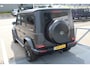 Mercedes-Benz G-klasse 63 AMG Manufaktur/Night pakket/Magno matt/Panoramadak/Burmester/Sfeerverlichting/Entertainment schermen/Akrapović/AMG active ride control/Elektrisch verstelbare stoelen met memory + massage/Stoel verwarming + koeling/360° camera/voorruitverwarming/IWC/Ala