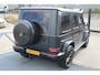 Mercedes-Benz G-klasse 63 AMG Manufaktur/Night pakket/Magno matt/Panoramadak/Burmester/Sfeerverlichting/Entertainment schermen/Akrapović/AMG active ride control/Elektrisch verstelbare stoelen met memory + massage/Stoel verwarming + koeling/360° camera/voorruitverwarming/IWC/Ala