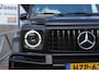 Mercedes-Benz G-klasse 63 AMG Manufaktur/Night pakket/Magno matt/Panoramadak/Burmester/Sfeerverlichting/Entertainment schermen/Akrapović/AMG active ride control/Elektrisch verstelbare stoelen met memory + massage/Stoel verwarming + koeling/360° camera/voorruitverwarming/IWC/Ala