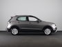 Volkswagen T-Cross 1.0 TSI Life | Navigatie | Parkeersensoren | Adaptieve cruise control | Trekhaak |