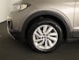 Volkswagen T-Cross 1.0 TSI Life | Navigatie | Parkeersensoren | Adaptieve cruise control | Trekhaak |