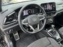 Volkswagen T-Roc 1.5 TSI 150PK DSG R-Line Business / Panoramadak / Black Style / 19" LMV / IQ LED / Digitale Cockpit Pro / Achteruitrijcamera / Stuur + Stoelverwarming **