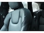 Volvo XC60 2.0 Recharge T8 AWD Inscription Panoramadak | Achteruitrijcamera | Semi elektrische trekhaak | Stoelverwarming | Stuurwiel verwarming | Achterbank verwarming | Adaptieve cruise control | Pilot Assist | Carplay | Android Auto