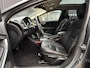 Volvo V40 Cross Country T3 Polar+ Luxury | Harman Kardon Premium Sound | Panoramadak | Parkeersensoren en Parkeercamera achter | Lederen bekleding | Standkachel | Volvo Guard alarm | Climate control | Cruise control |