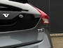 Volvo V40 Cross Country T3 Polar+ Luxury | Harman Kardon Premium Sound | Panoramadak | Parkeersensoren en Parkeercamera achter | Lederen bekleding | Standkachel | Volvo Guard alarm | Climate control | Cruise control |