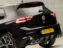 Volkswagen Golf 2.0 TSI R 4Motion 320Pk Automaat (SCHUIFDAK, STOELVERWARMING/KOELING, LEDER, MEMORY SEATS, CAMERA, STUURWIEL VERWARMD, IQ LIGHT, APPLE CARPLAY, KEYLESS, SFEERVERLICHTING, NIEUWSTAAT)