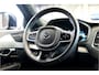 Volvo XC90 2.0 T8 AWD 335kW/456pk Aut8 Recharge Long Range Ultra Bright LUCHTVERING + PANORAMADAK + HARMAN/KARDON + STOELVERWARMING V&A + STUURVERWARMING + NAPPALEDER + ADAPT.CRUISE + BLIS + GOOGLE DASH&SERVICES + 360 CAMERA + PARKSENSOREN + 21" LM-VELGEN!!