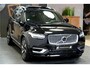 Volvo XC90 2.0 T8 AWD 335kW/456pk Aut8 Recharge Long Range Ultra Bright LUCHTVERING + PANORAMADAK + HARMAN/KARDON + STOELVERWARMING V&A + STUURVERWARMING + NAPPALEDER + ADAPT.CRUISE + BLIS + GOOGLE DASH&SERVICES + 360 CAMERA + PARKSENSOREN + 21" LM-VELGEN!!