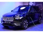 Volvo XC90 2.0 T8 AWD 335kW/456pk Aut8 Recharge Long Range Ultra Bright LUCHTVERING + PANORAMADAK + HARMAN/KARDON + STOELVERWARMING V&A + STUURVERWARMING + NAPPALEDER + ADAPT.CRUISE + BLIS + GOOGLE DASH&SERVICES + 360 CAMERA + PARKSENSOREN + 21" LM-VELGEN!!