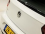 Volkswagen Polo 1.0 TSI Sportline (APPLE CARPLAY, GROOT NAVI, ADAPTIVE CRUISE, SPORTSTOELEN, LM VELGEN, ARMSTEUN, NIEUWE APK, NIEUWSTAAT)